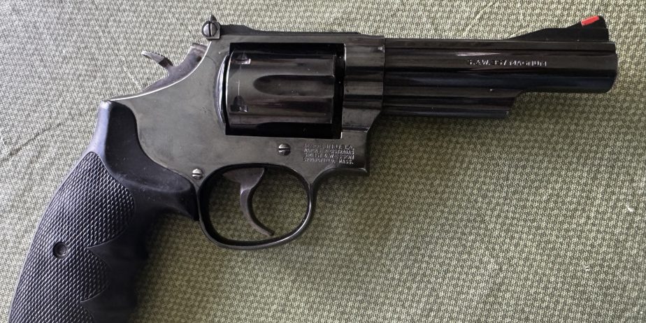 S&W MODEL 19-7 .357 MAGNUM LEATHER HOLSTER