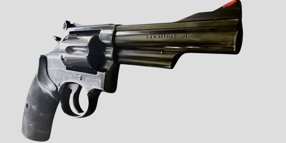 S&W MODEL 19-7 .357 MAGNUM + LEATHER HOLSTER