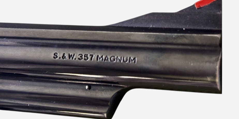 S&W MODEL 19-7 .357 MAGNUM + LEATHER HOLSTER