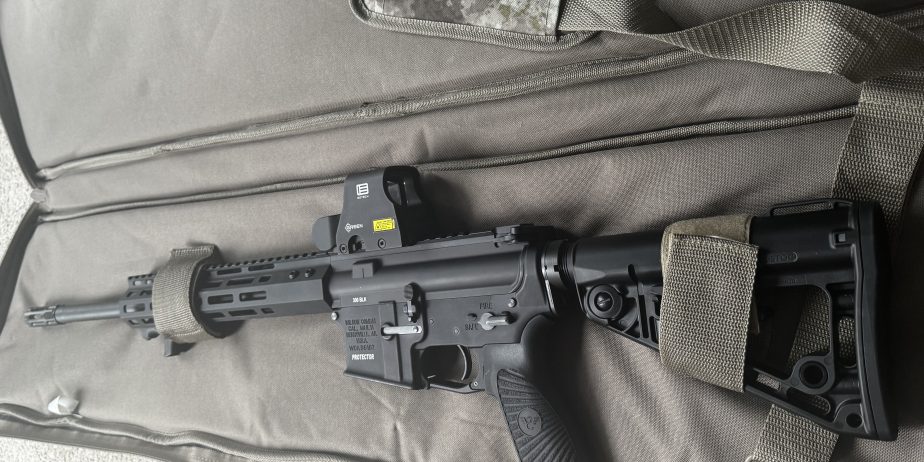 Wilson Combat Protector in .300 Blackout holographic sight